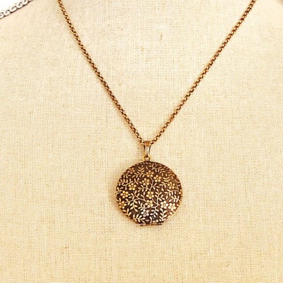 Notre Dame Paris France Cathedral Photo Locket Necklace Our Lady of Paris NWT - Picture 5 of 5